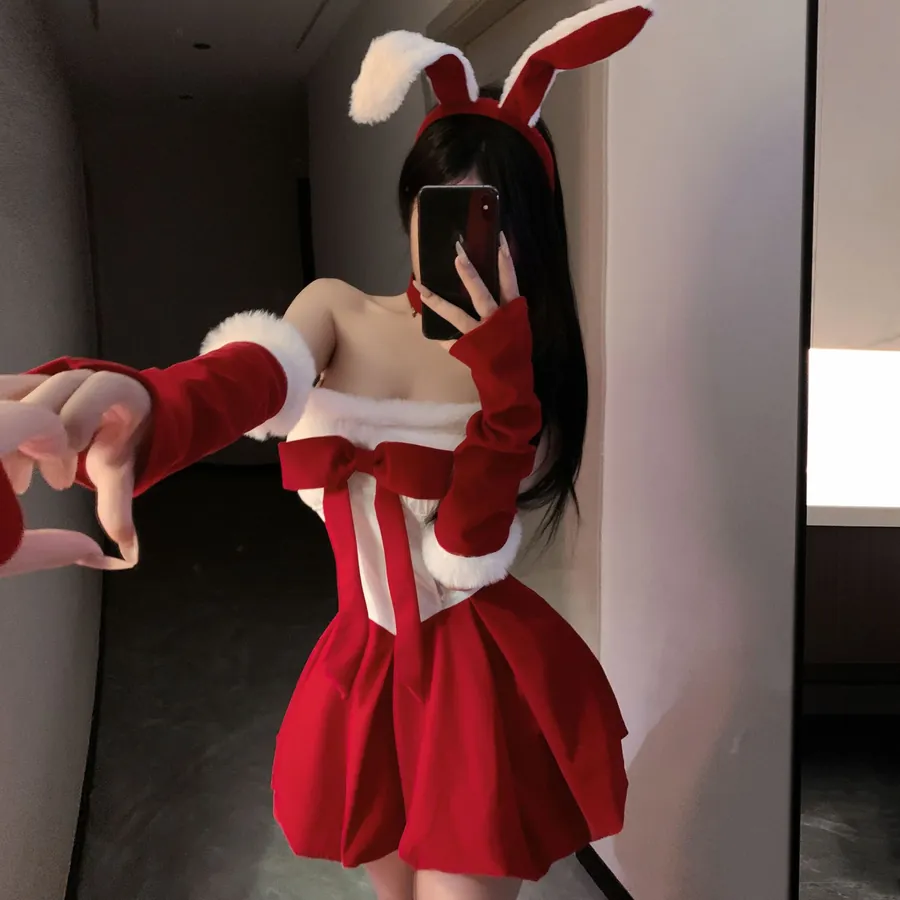 Velvet Sweetheart Christmas Dress with Bow
