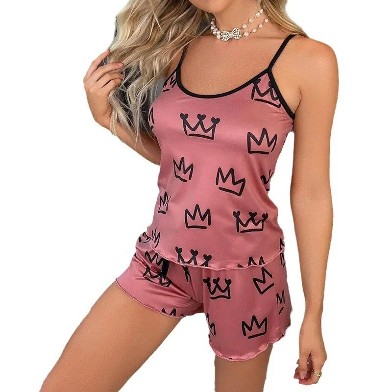 Conjunto de ropa de estar por casa con top de tirantes de seda lechosa