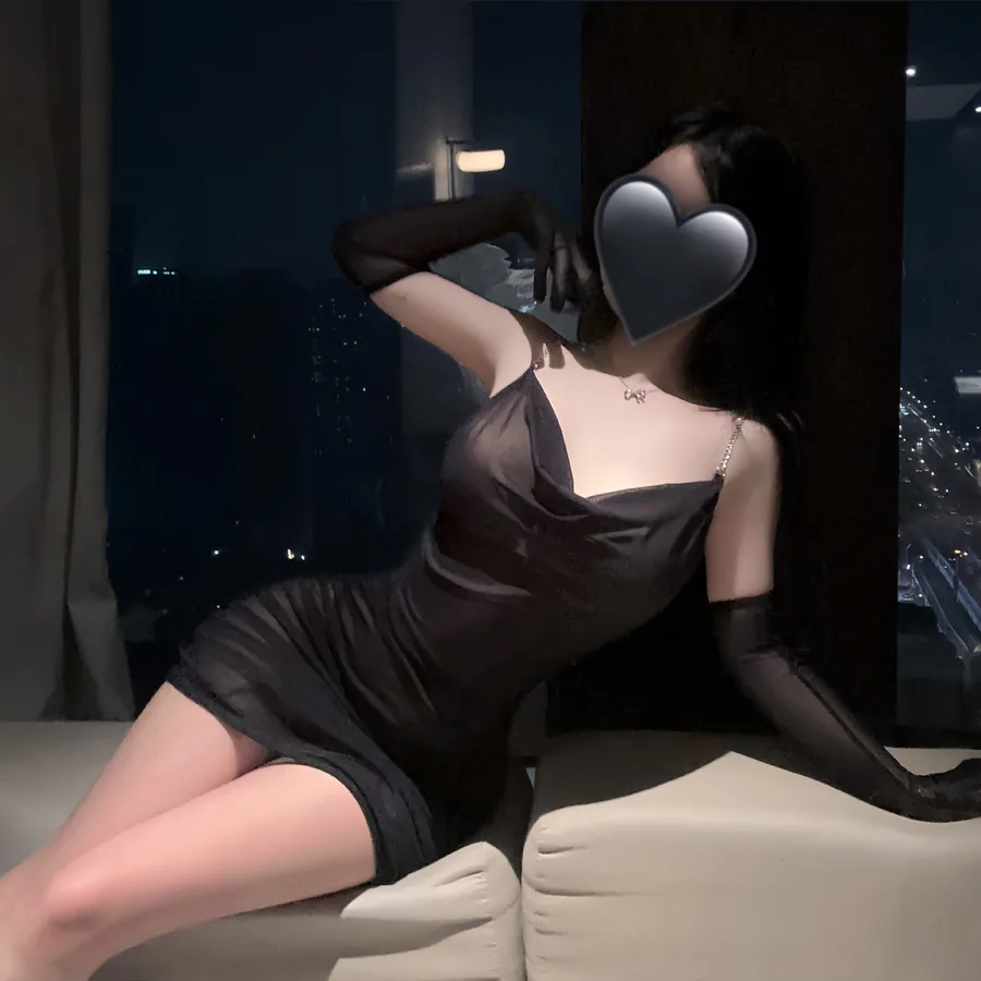 Robe nuisette moulante dos nu