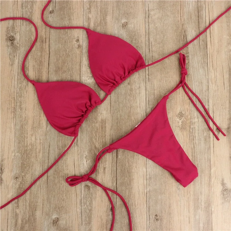 Conjunto de Biquíni com Amarração no Pescoço