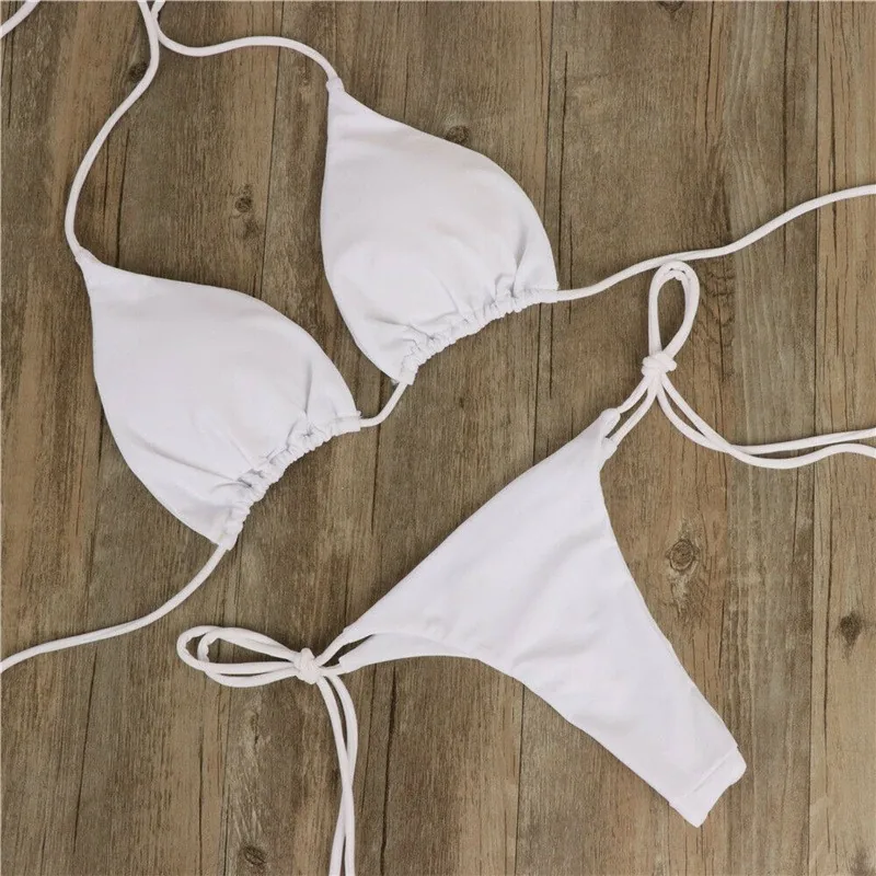 Conjunto de Biquíni com Amarração no Pescoço