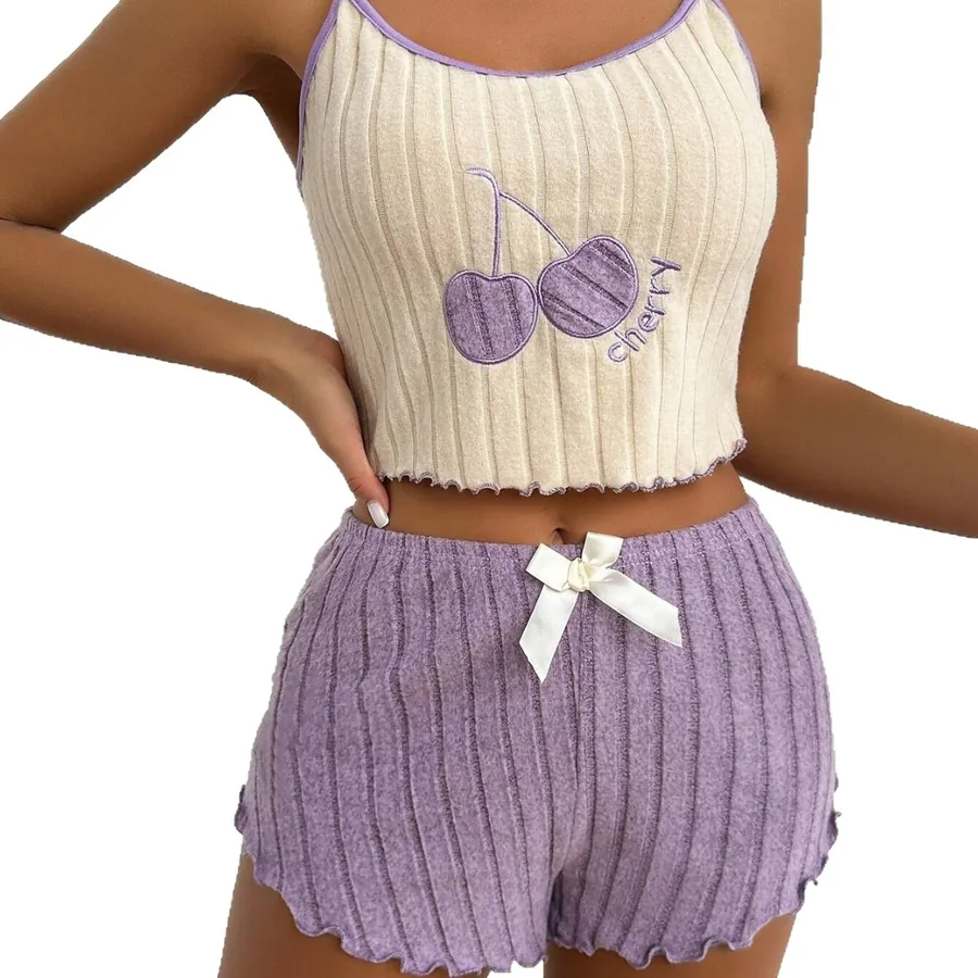 Pyjama-Set mit besticktem Trägeroberteil und Shorts