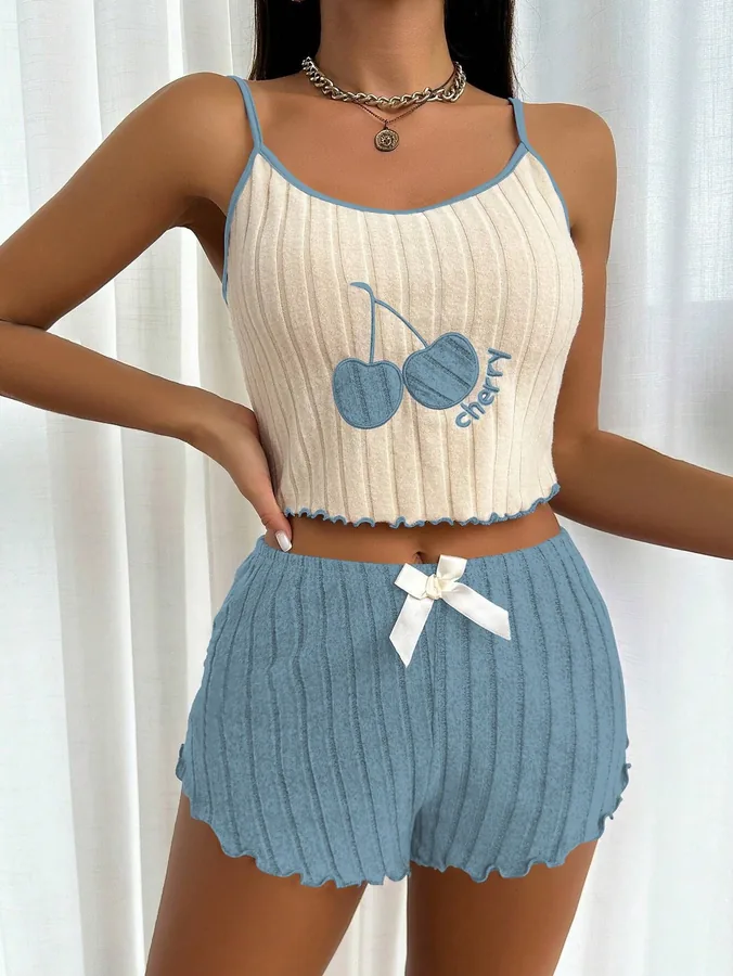 Pyjama-Set mit besticktem Trägeroberteil und Shorts