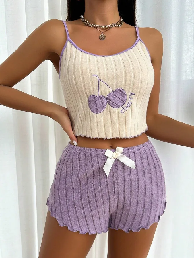 Pyjama-Set mit besticktem Trägeroberteil und Shorts