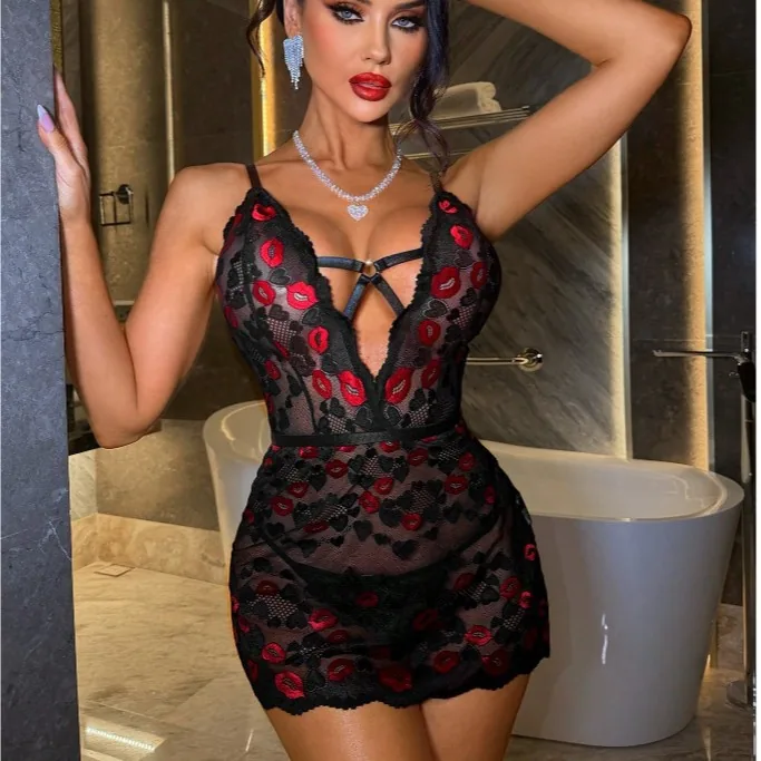 Mesh-Unterkleid-Set mit roter Lippenstickerei