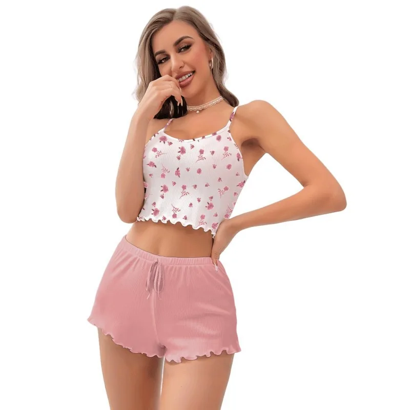 Pigiama con canotta a fiori e shorts