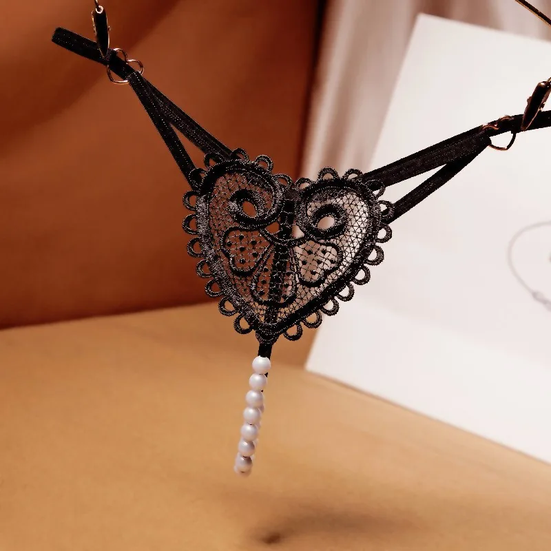 Slip in pizzo con cuore e perle