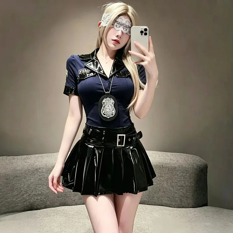 Conjunto de top cintado elástico e minissaia brilhante