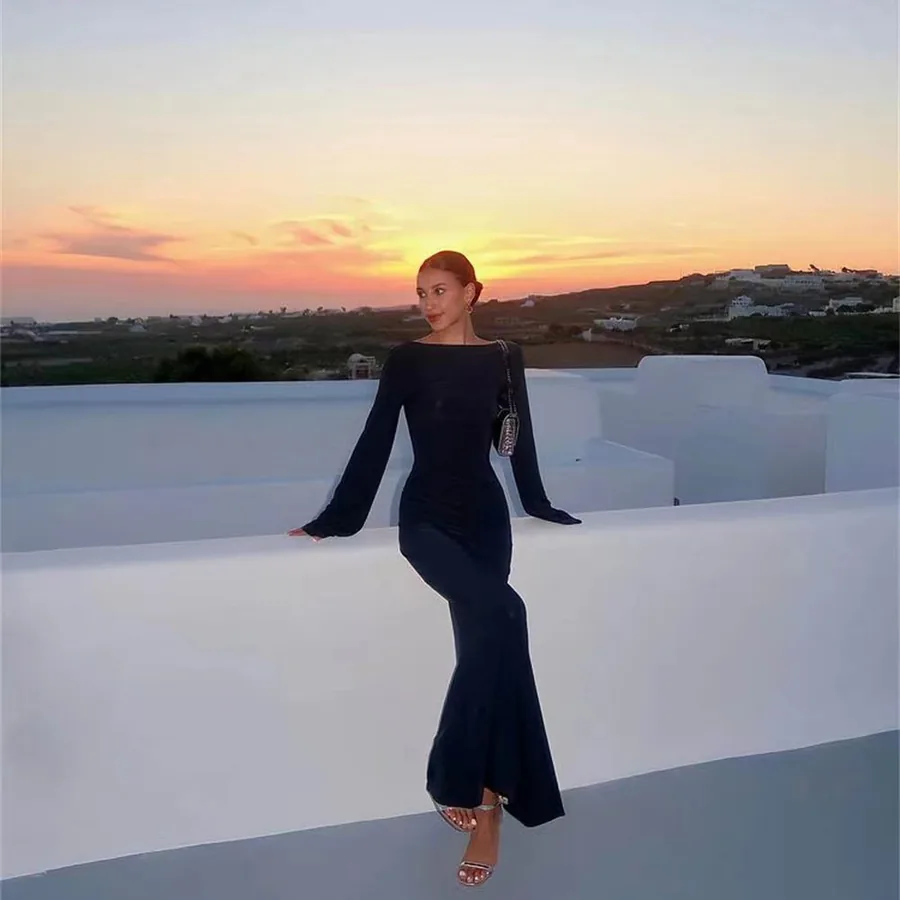 Transparentes langärmliges Strandkleid als Maxikleid