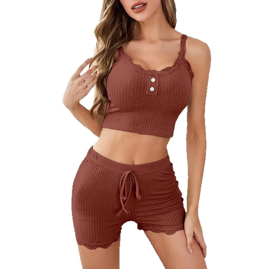 Pyjamas-set med camisoletopp och shorts med spetskant