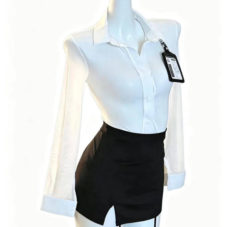 Set camicia trasparente e minigonna con spacco