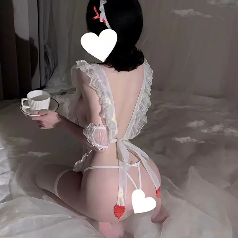 Nuisette en résille transparente style soubrette rose