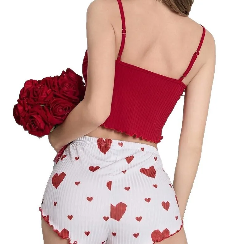 Conjunto de camisola y shorts con estampado de corazones