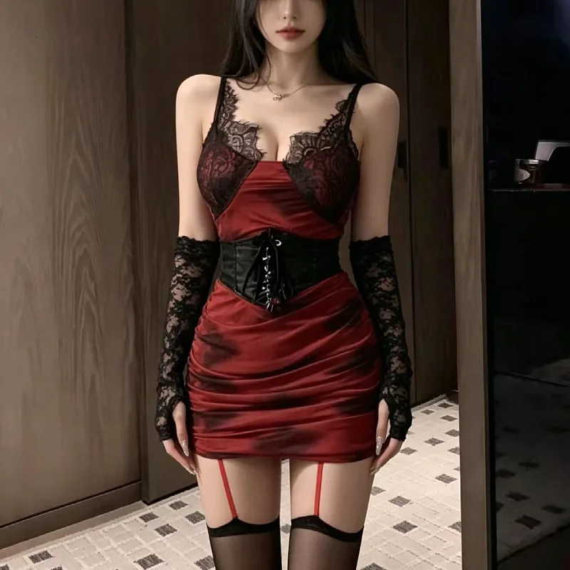 Ensemble corset sous-poitrine en dentelle et mini-jupe