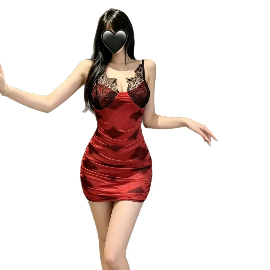 Ensemble corset sous-poitrine en dentelle et mini-jupe