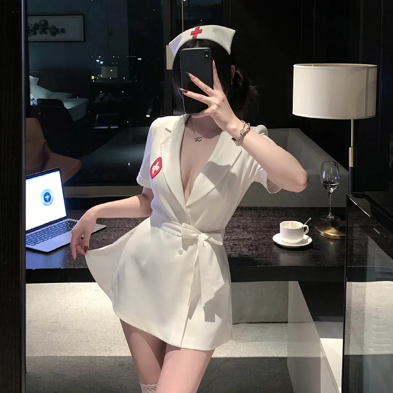 Conjunto de disfraz de rol de enfermera con vestido de escote profundo