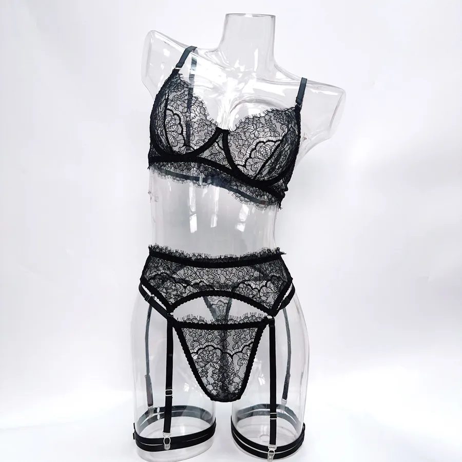 Conjunto de Sutiã com Renda e Cinta-Liga com Argolas de Coxa
