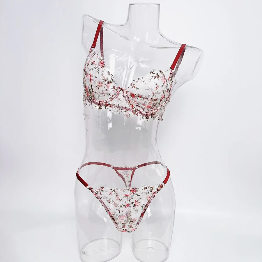 Ensemble soutien-gorge en résille et dentelle florale