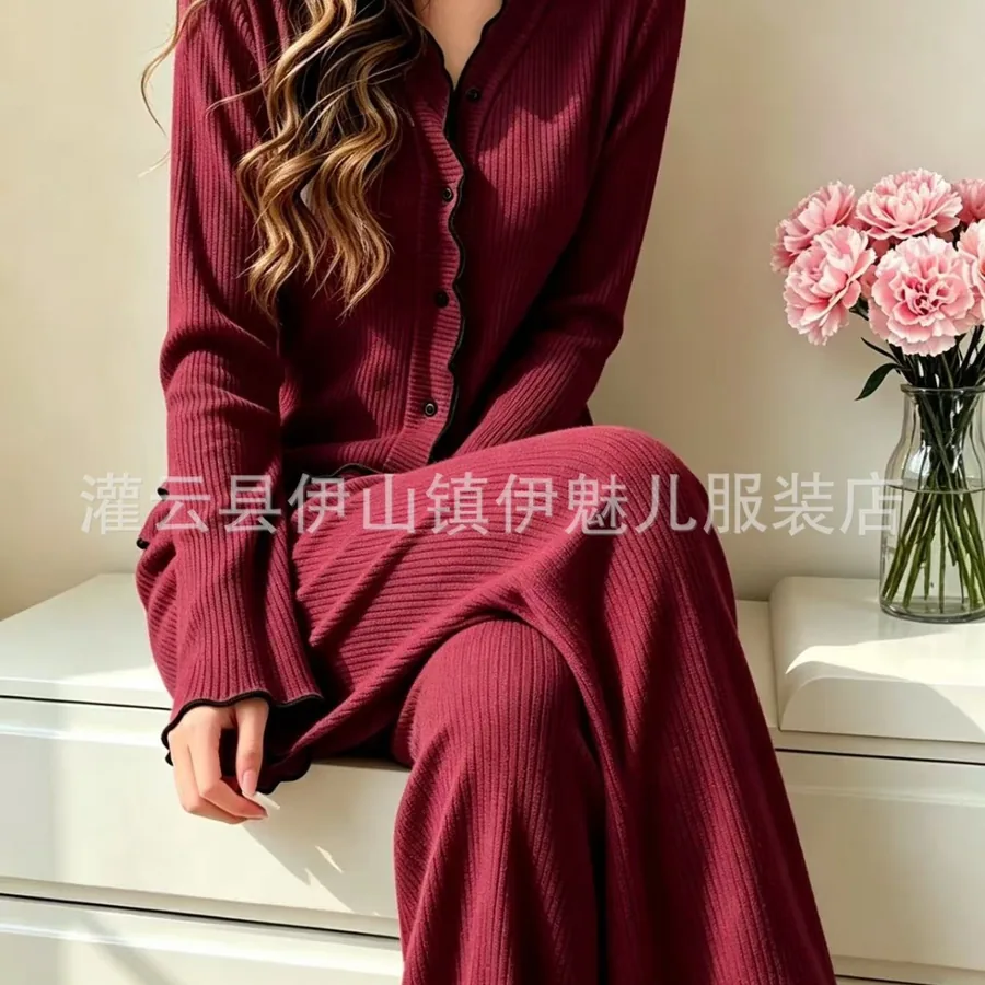Conjunto de pijama de manga longa com abertura frontal