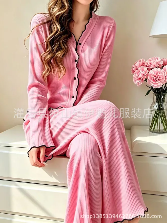Conjunto de pijama de manga longa com abertura frontal