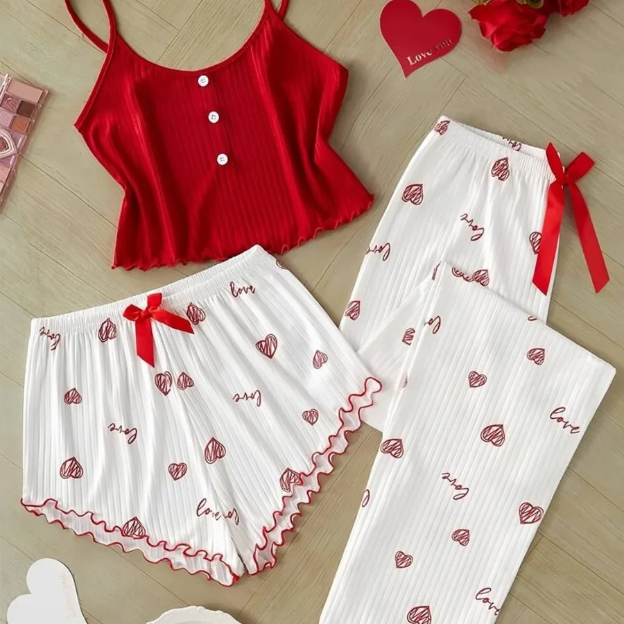 Ensemble pyjama trois pièces caraco imprimé cœurs