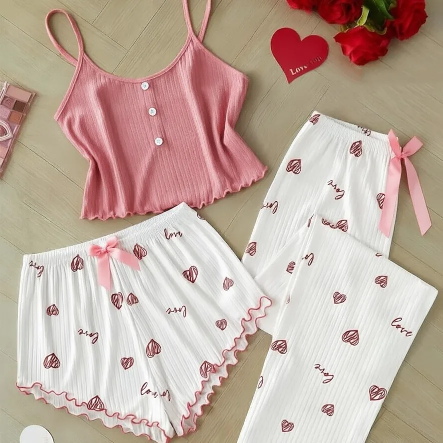 Ensemble pyjama trois pièces caraco imprimé cœurs