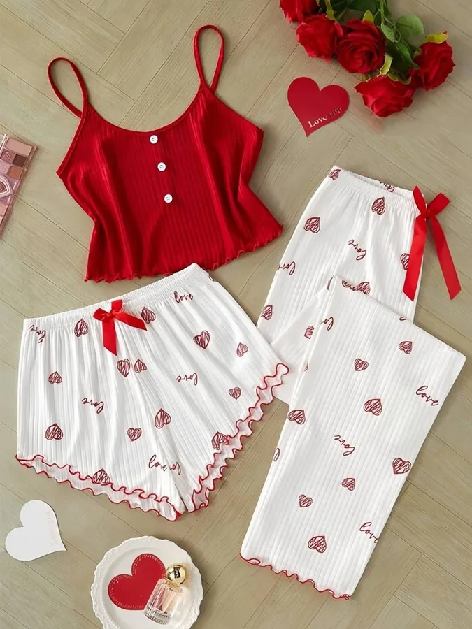 Ensemble pyjama trois pièces caraco imprimé cœurs