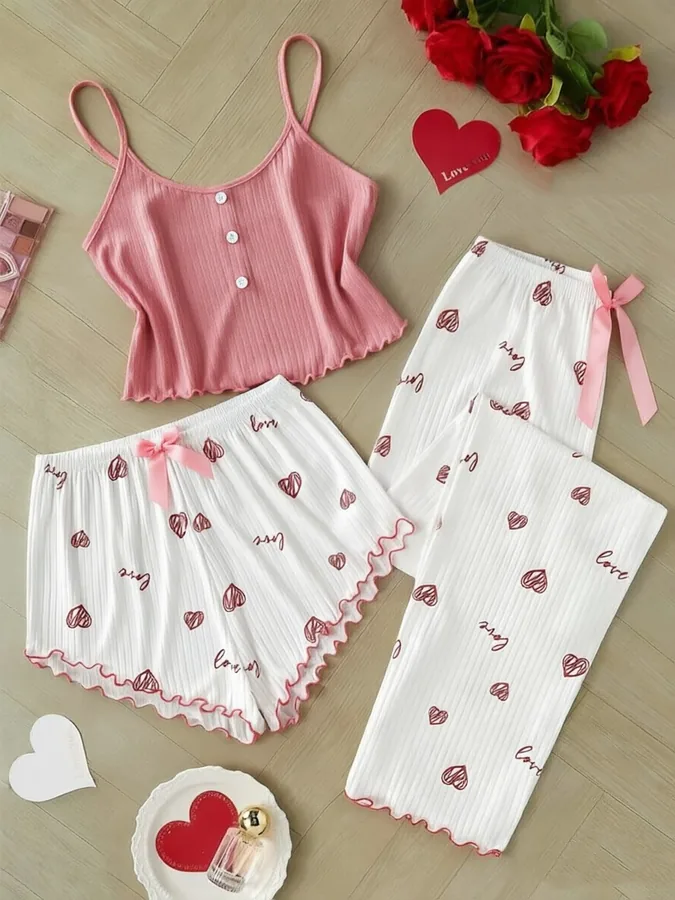 Ensemble pyjama trois pièces caraco imprimé cœurs