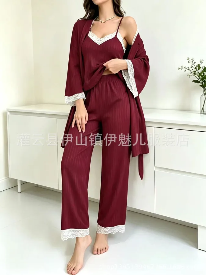 Pijama de Três Peças com Faux Fur