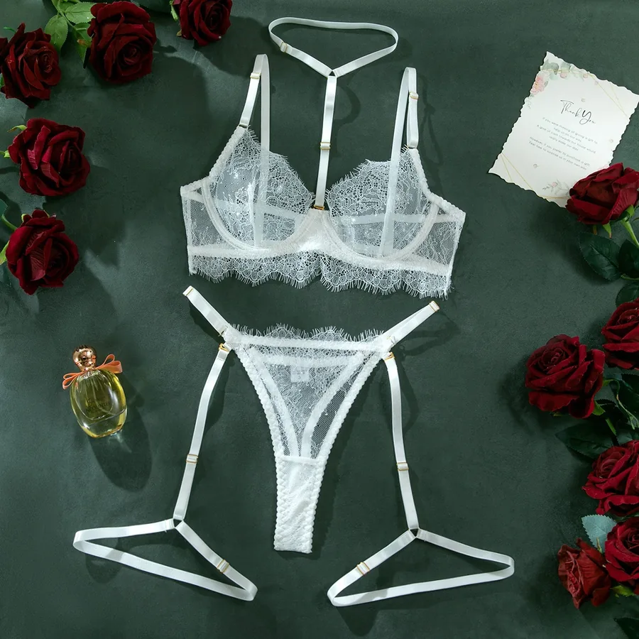 Vierteiliges Spitzen-Set mit Cutouts und Beinringen
