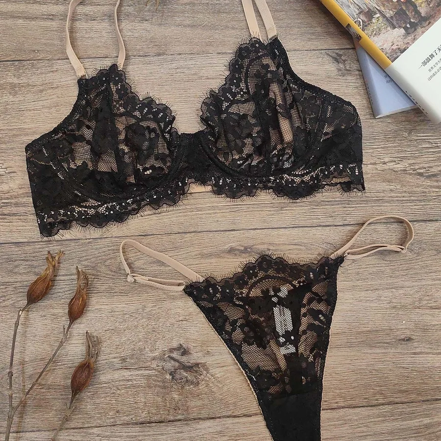 Ensemble soutien-gorge en dentelle florale