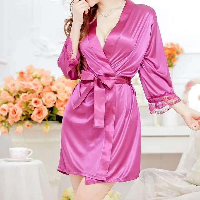Kimono-Morgenmantel und Slip-Set aus Eis-Seide