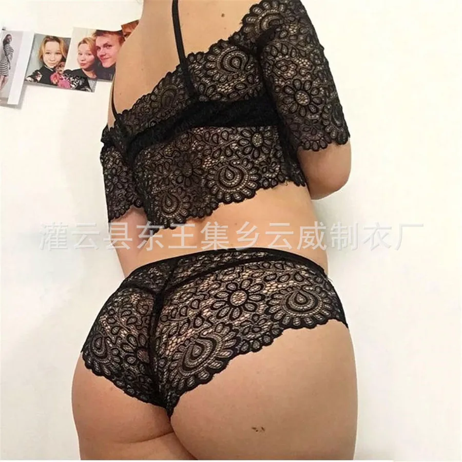 Conjunto transparente estilo bikini con hombros descubiertos