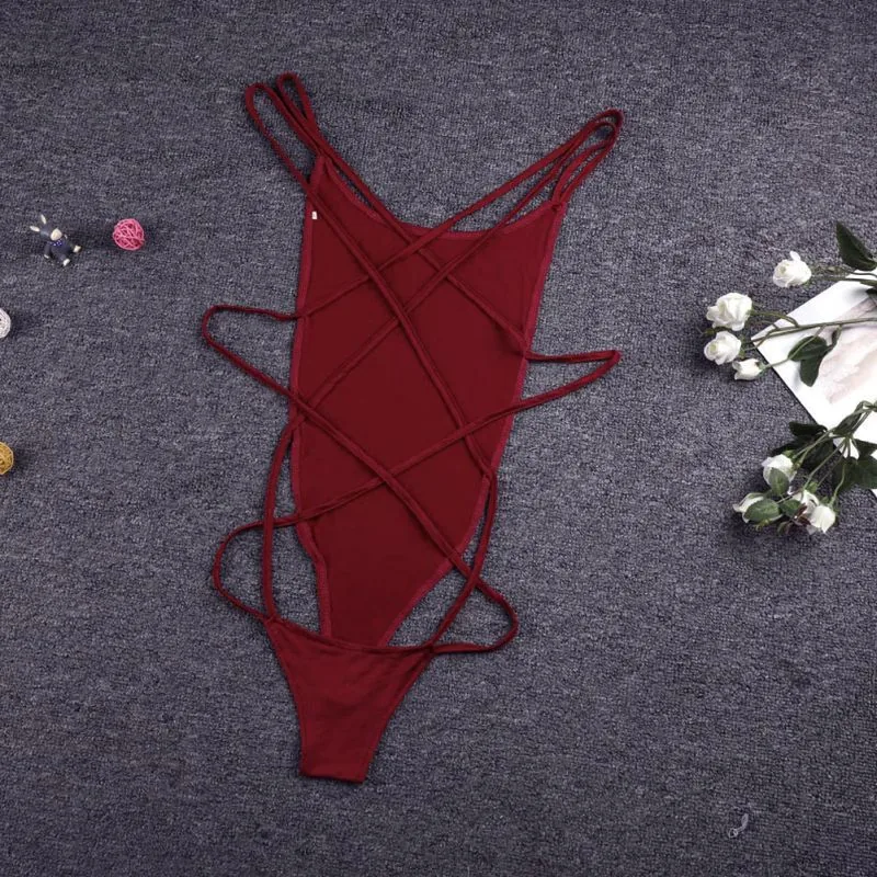 Ärmelloser Bodysuit mit Trägerrücken und freiem Rücken