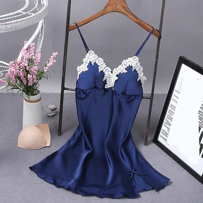 Conjunto Plus Size de Roupão e Camisola com Renda