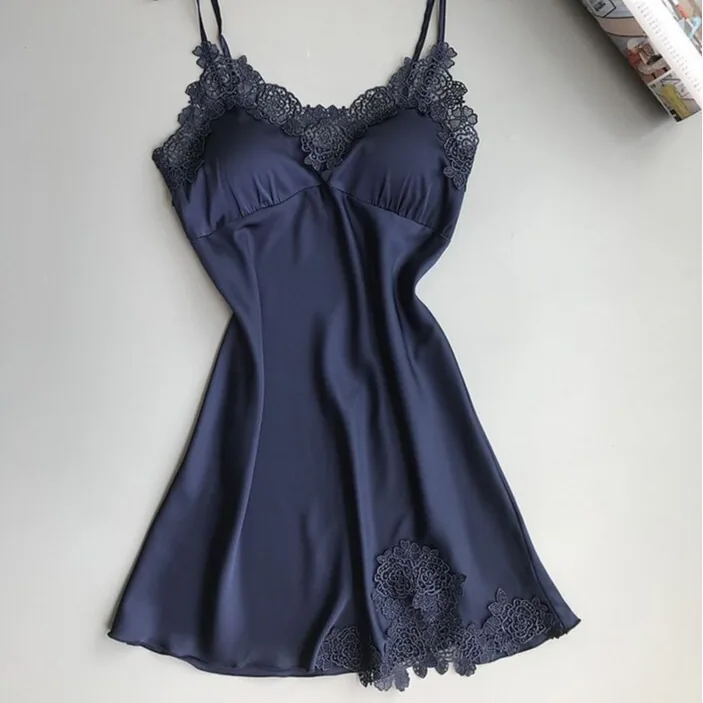 Set canotta e slip con finiture in pizzo