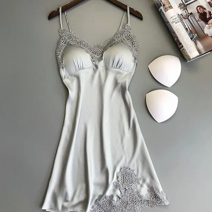 Set canotta e slip con finiture in pizzo