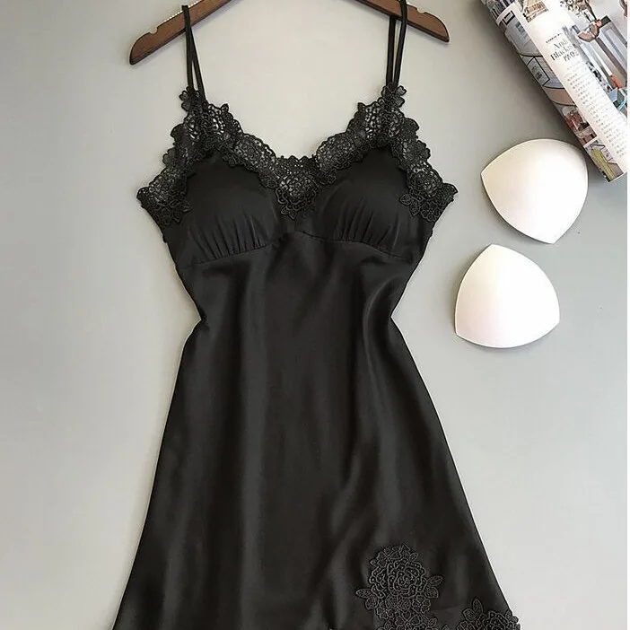 Set canotta e slip con finiture in pizzo