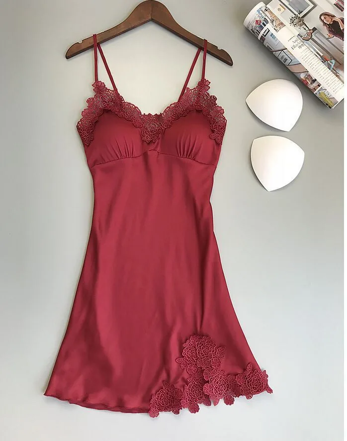 Set canotta e slip con finiture in pizzo