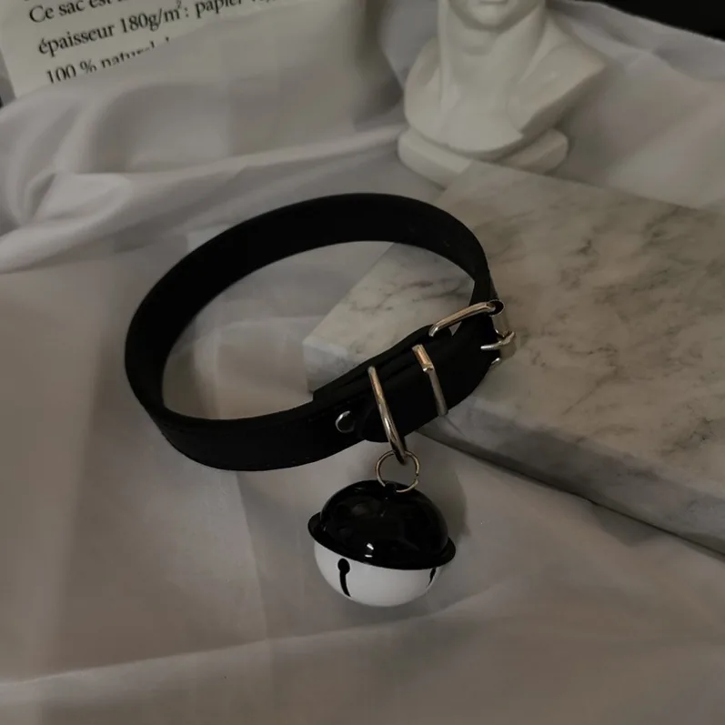 Halsband med bjällra