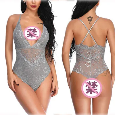 Svart bodysuit med remmar