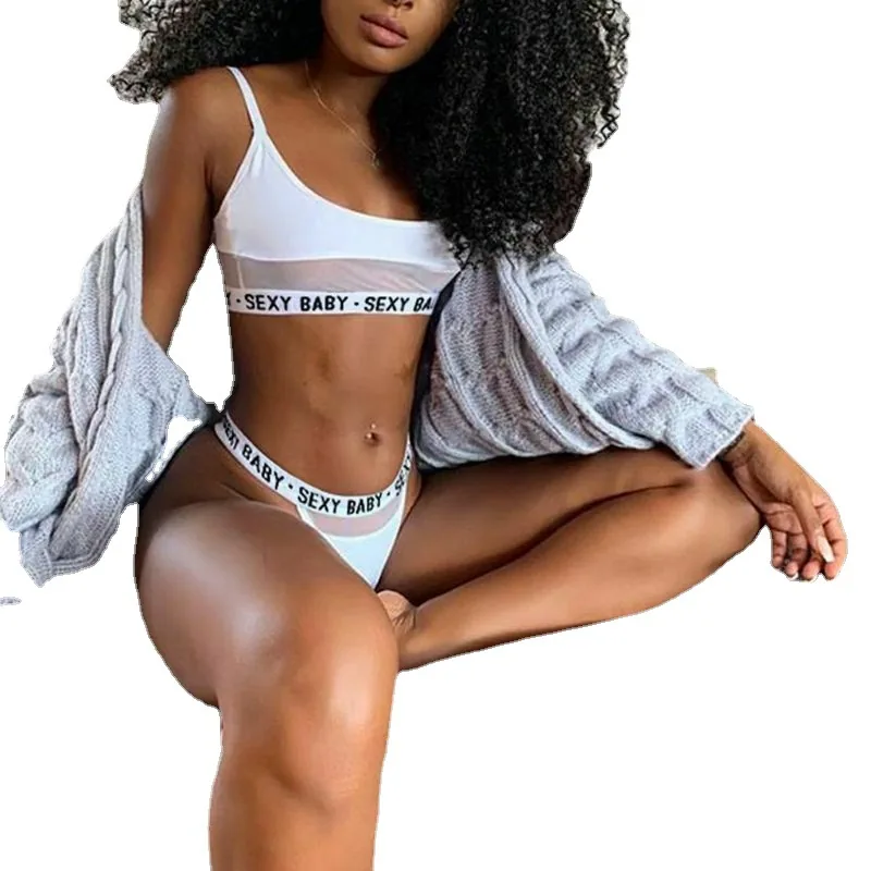 Dreiteiliges Dessous-Set mit Cutouts und Buchstabenprint