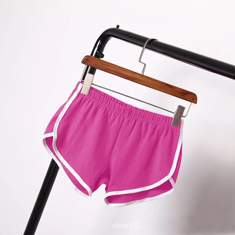 Yoga-Shorts in Bonbonfarbe
