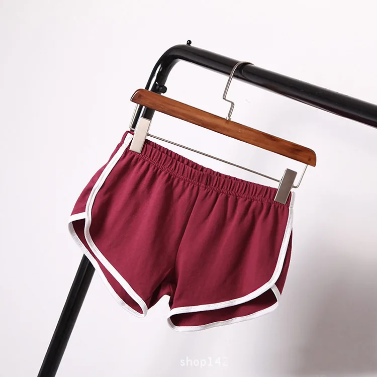 Yoga-Shorts in Bonbonfarbe