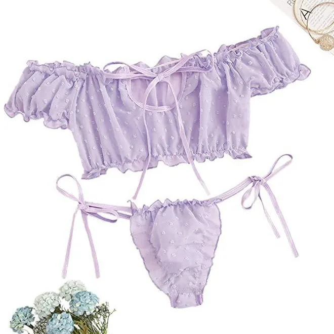 Conjunto de Top Ombro a Ombro e Shorts
