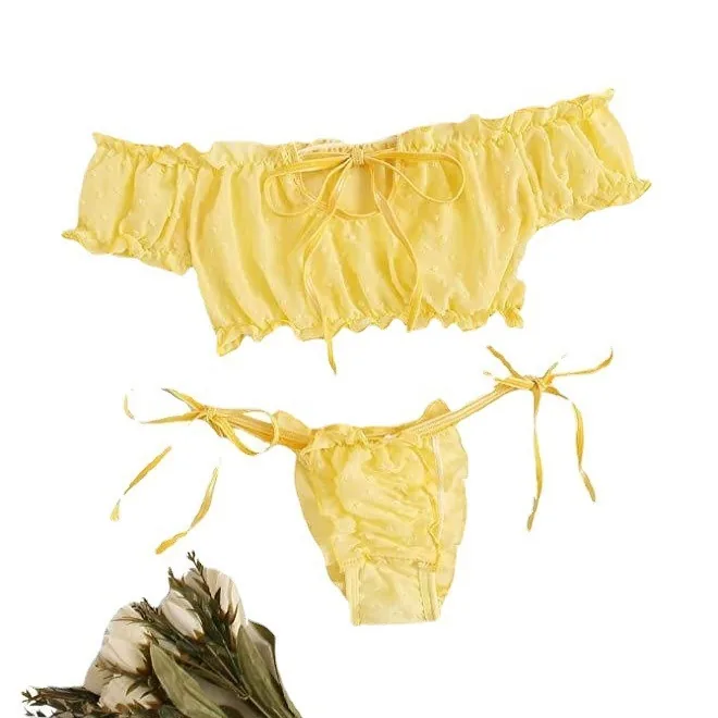 Conjunto de Top Ombro a Ombro e Shorts