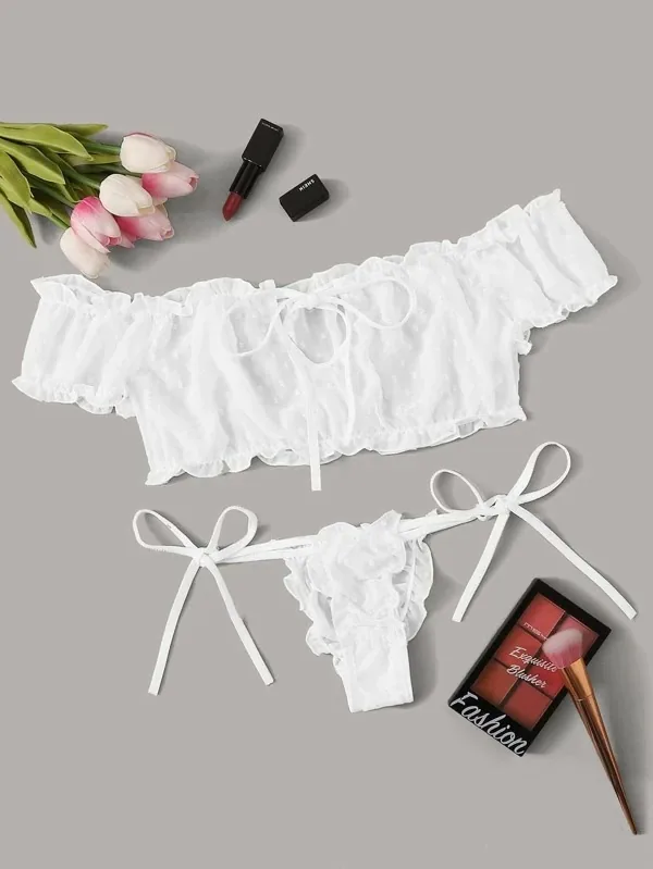 Conjunto de Top Ombro a Ombro e Shorts