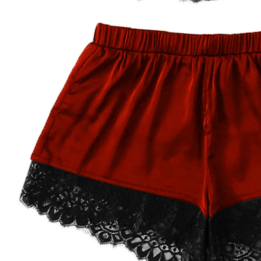 Conjunto de camisola y braguita de encaje