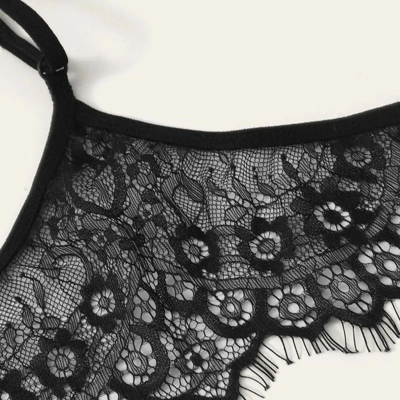 Conjunto de Lingerie de Renda com Três Peças
