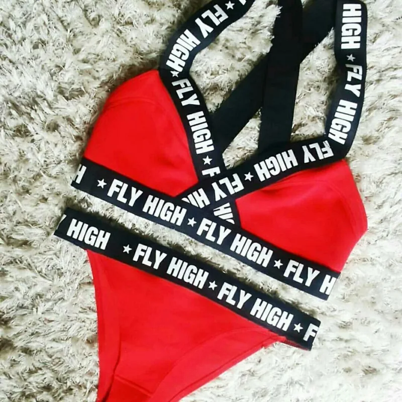 Dreiteiliges Dessous-Set mit Buchstaben-Print und Riemchen